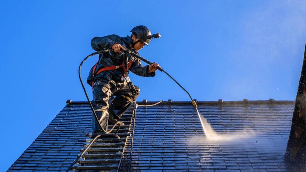 technicien nettoyage toiture